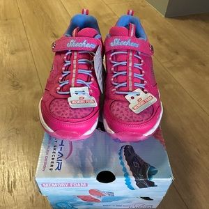 Girl size 3 new pink Skechers sneakers